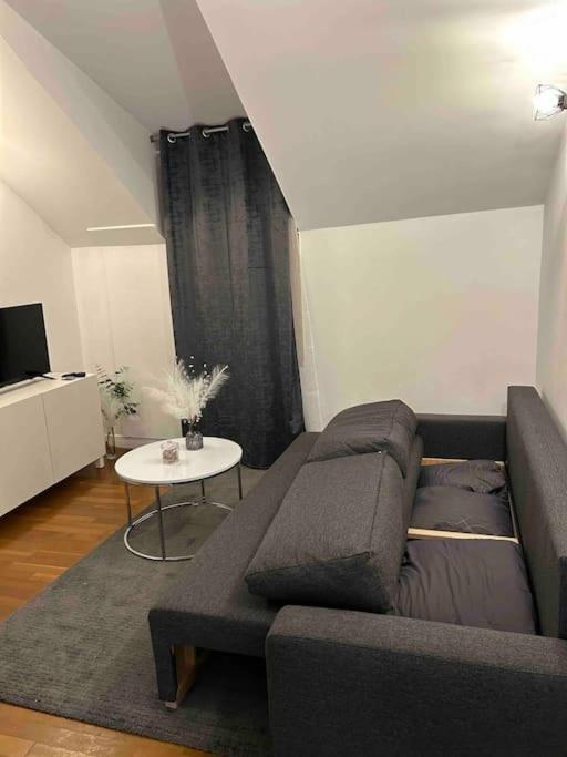 Duplex Minimaliste - 30 Min De Paris Apartment Saint-Ouen-l'Aumone Exterior foto